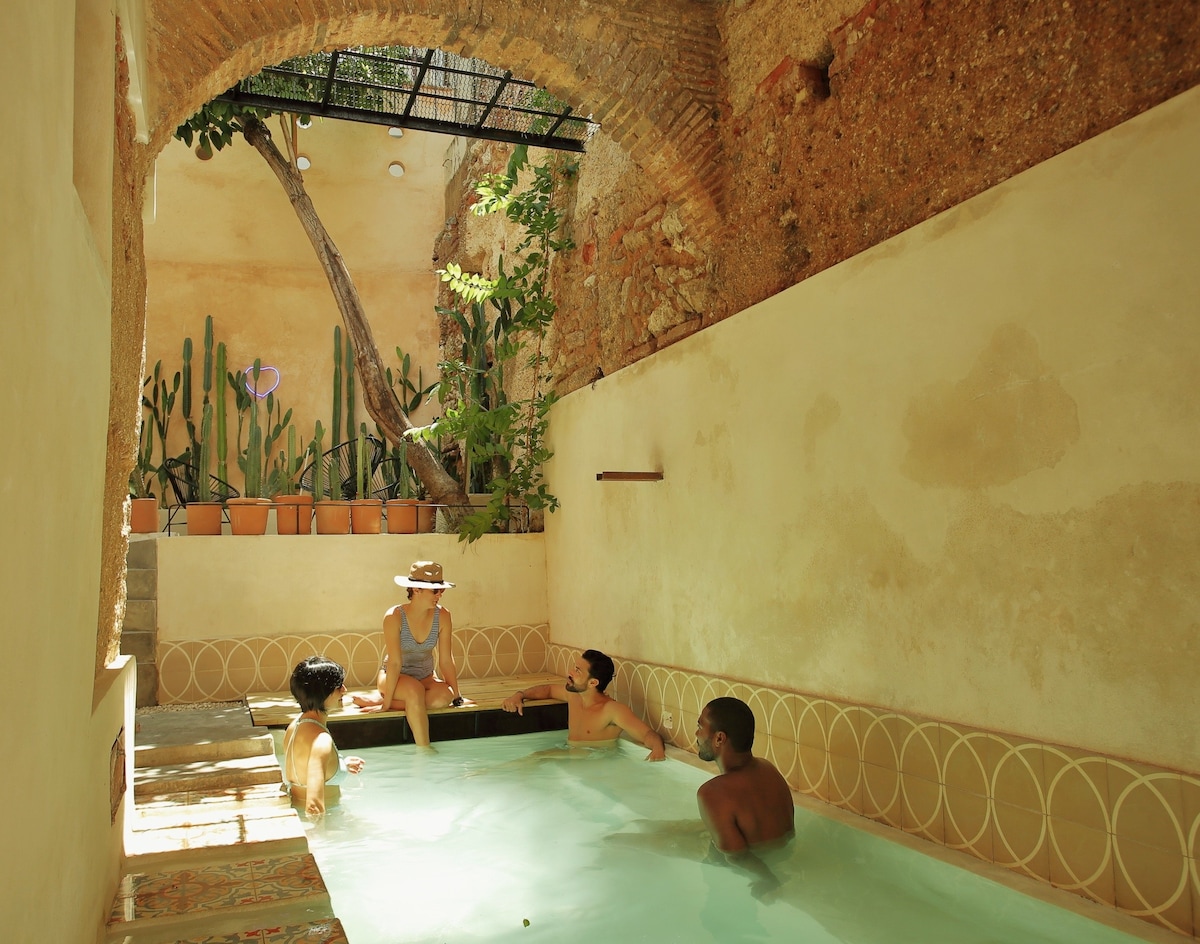 Loft Suite 6 with Pool in Colonial Villa, Santo Domingo